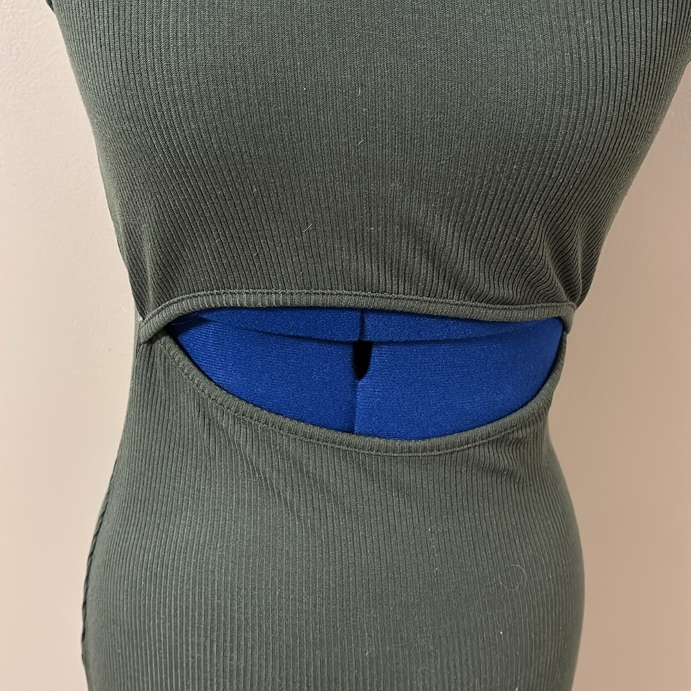 PrettyLittleThing Peekaboo Tank Dress - Picture 2 of 8
